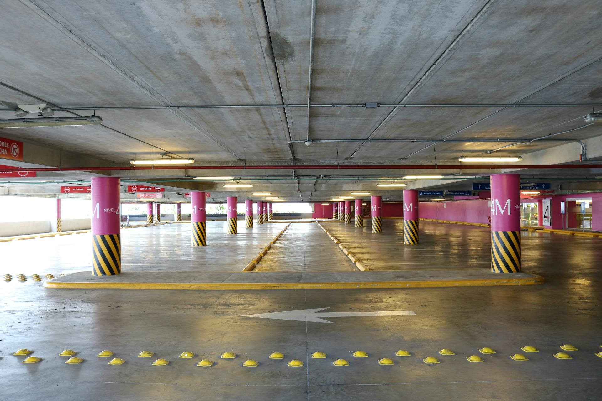 Utilizing AI Technology for Optimal Parking Lot Layouts: A 